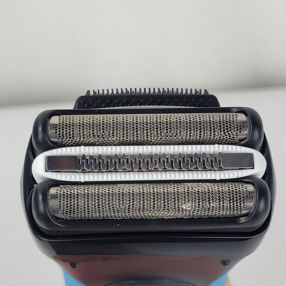 Braun Series 3 ProSkin 3040s Wet & Dry Shaver with Charging Cord USED - Picture 7 of 11